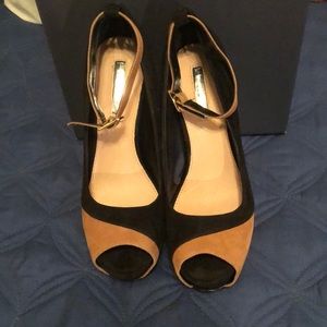 REANNA suede platform pump